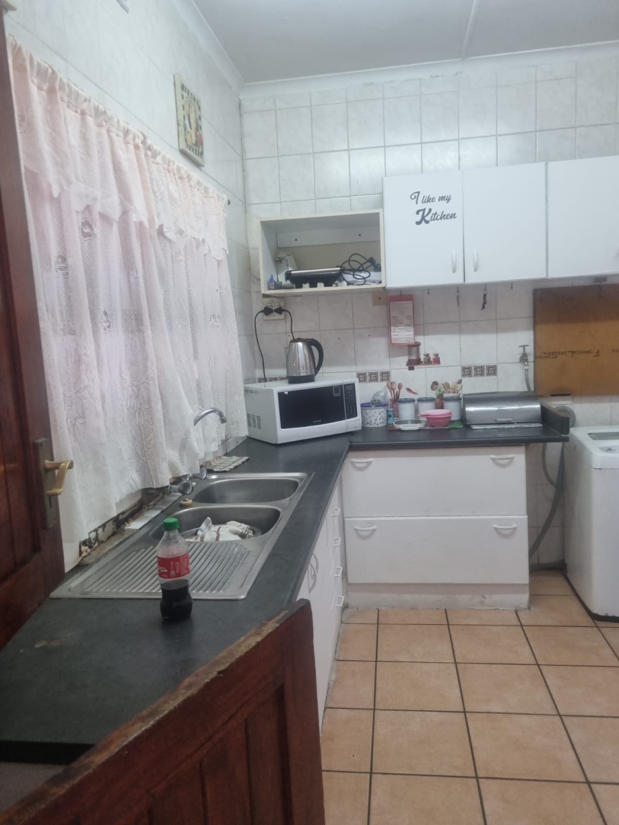 4 Bedroom Property for Sale in Goodwood Central Western Cape